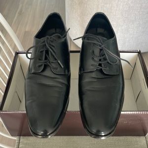 Black Oxford, worn once. Accidentally purchased incorrect size.